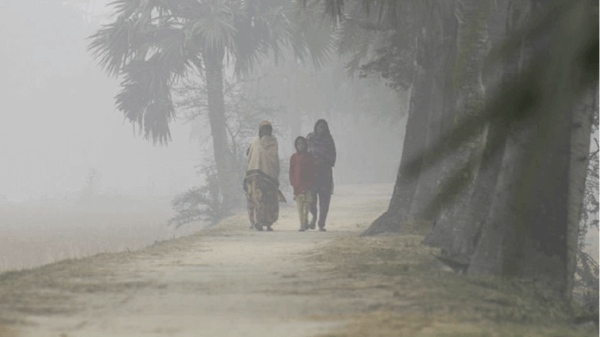 মাঘের শীতে কাঁপছে দেশ