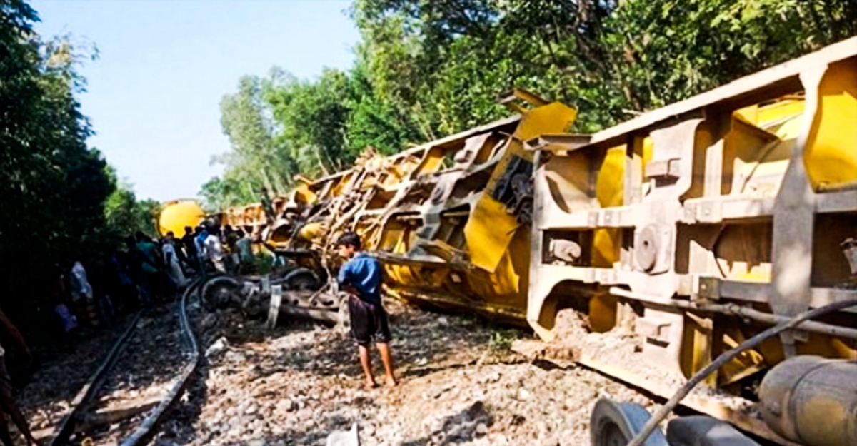 ৩০ ঘণ্টা পর সিলেটের সঙ্গে রেল যোগাযোগ স্বাভাবিক