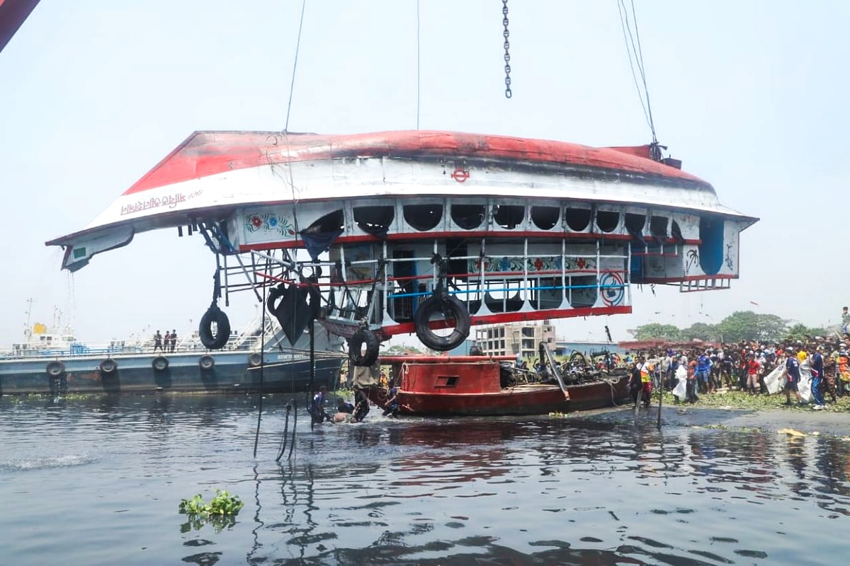 শীতলক্ষ্যায় লঞ্চডুবি- নিহতের সংখ্যা বেড়ে ৩৫