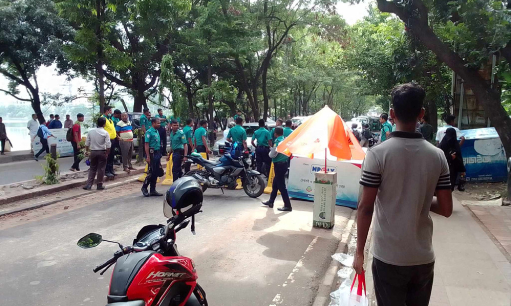 গুলশানের প্রতিটি চেকপোস্ট-প্রবেশ পথে তল্লাশি
