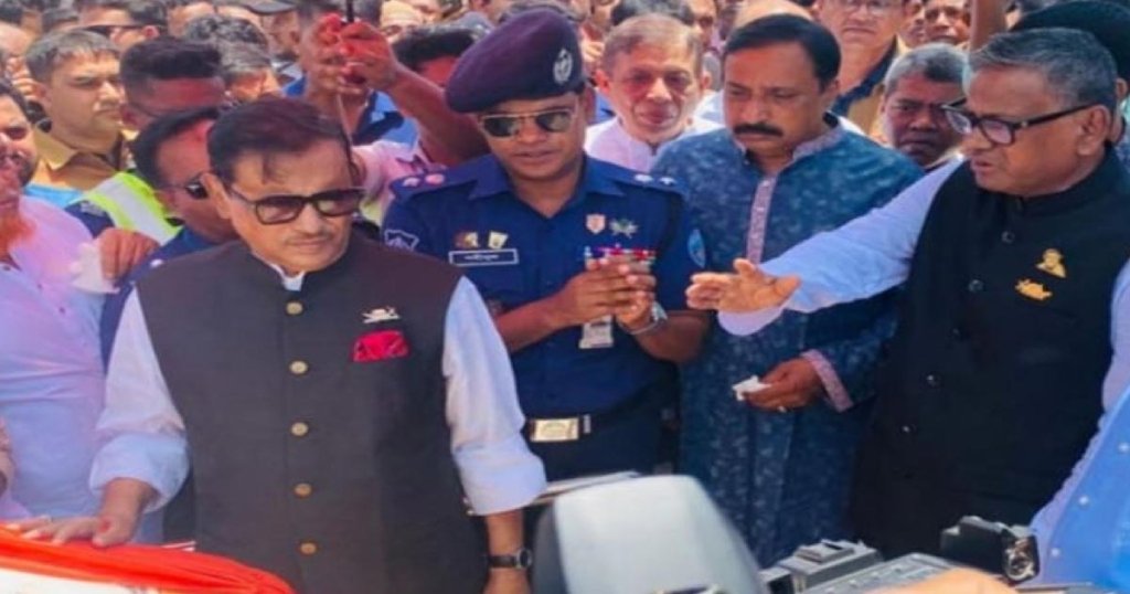 বসুরহাটে সৌরবিদ্যুৎ প্রকল্প উদ্বোধন করলেন সেতুমন্ত্রী
