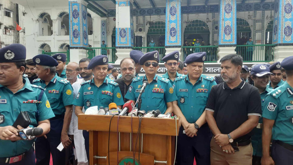 বাধ্য হলে ‘রাজনৈতিক সমাবেশে’ নিষেধাজ্ঞা আসতে পারে