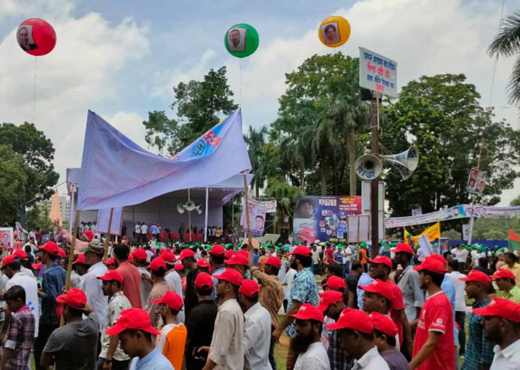 সোহরাওয়ার্দী উদ্যানে হচ্ছে বিএনপির মঞ্চ নির্মাণ
