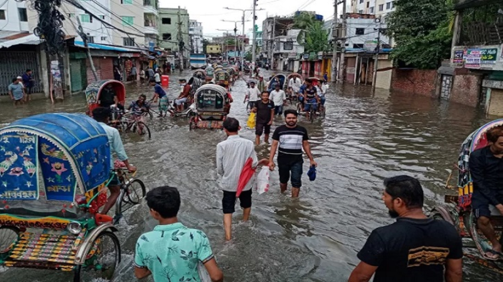 চট্টগ্রামে কমছে ভারি বৃষ্টি বন্যা পরিস্থিতির উন্নতি