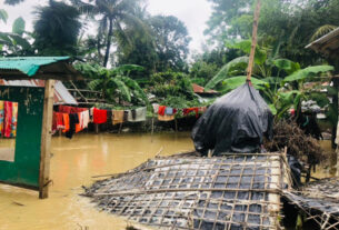 কক্সবাজারে ভেসে উঠছে ক্ষতচিহ্ন, বিশুদ্ধ পানির তীব্র সংকট